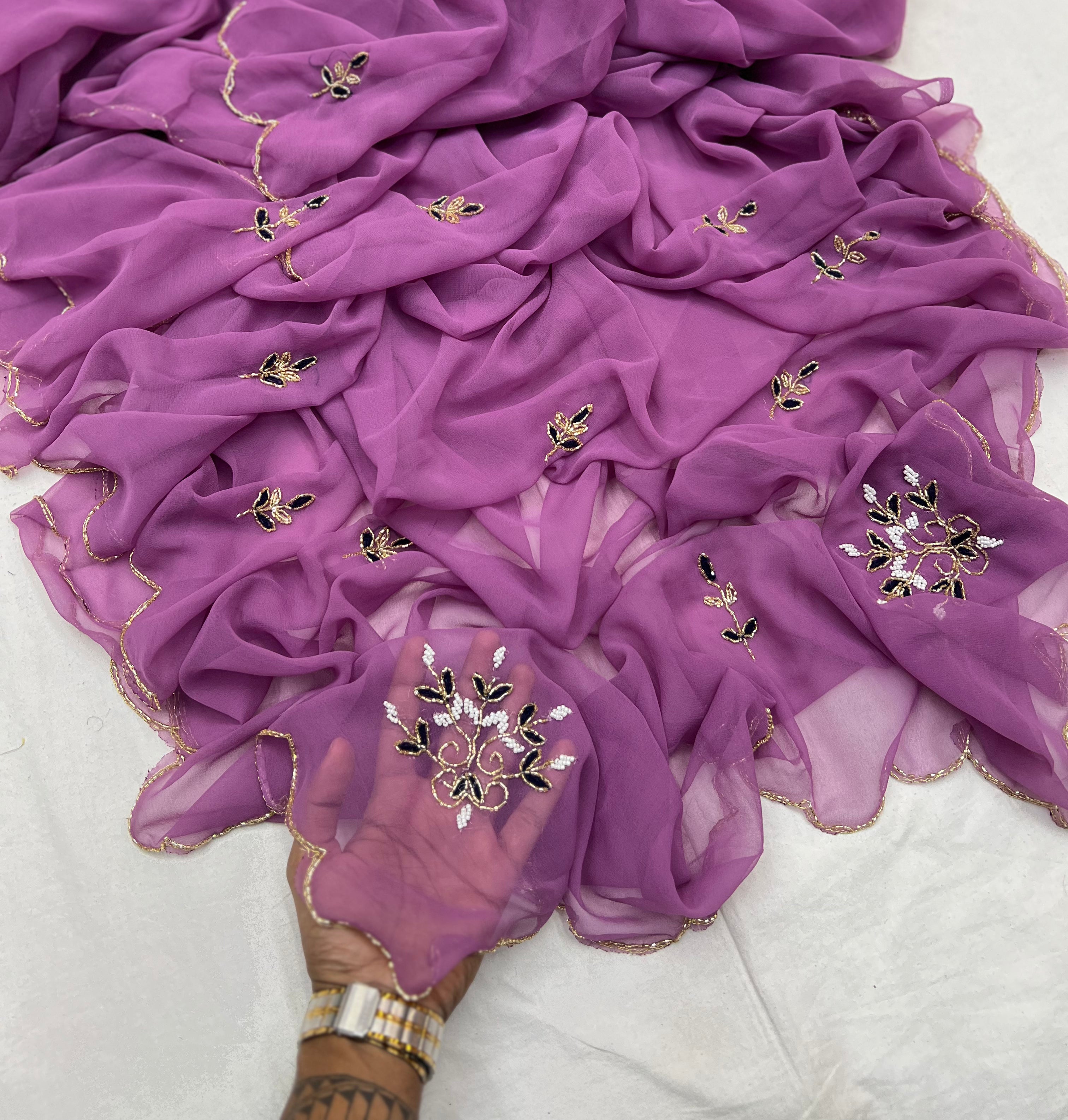Hend work Bodar cut D.no:-one Saree
