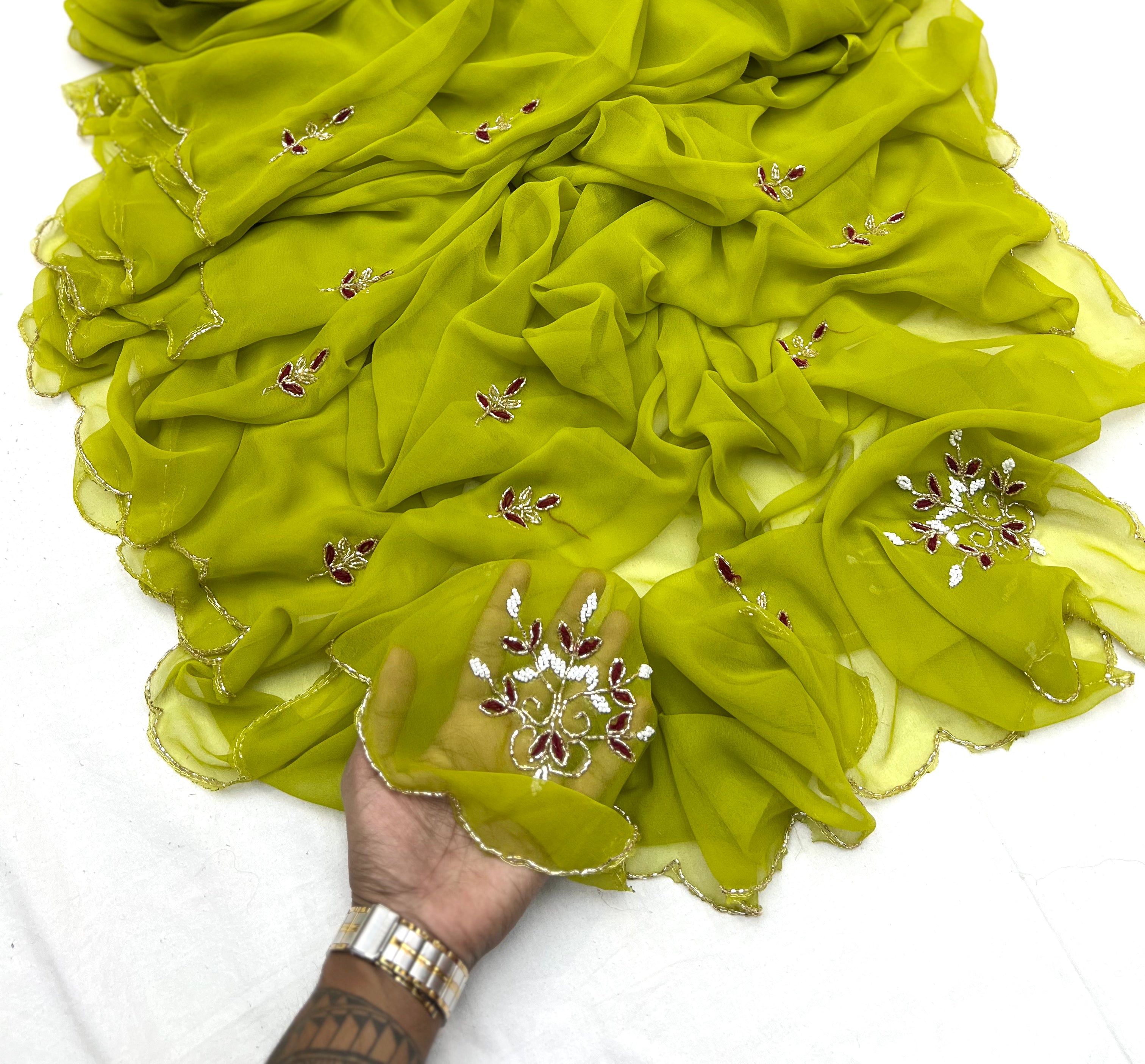 Hend work Bodar cut D.no:-one Saree