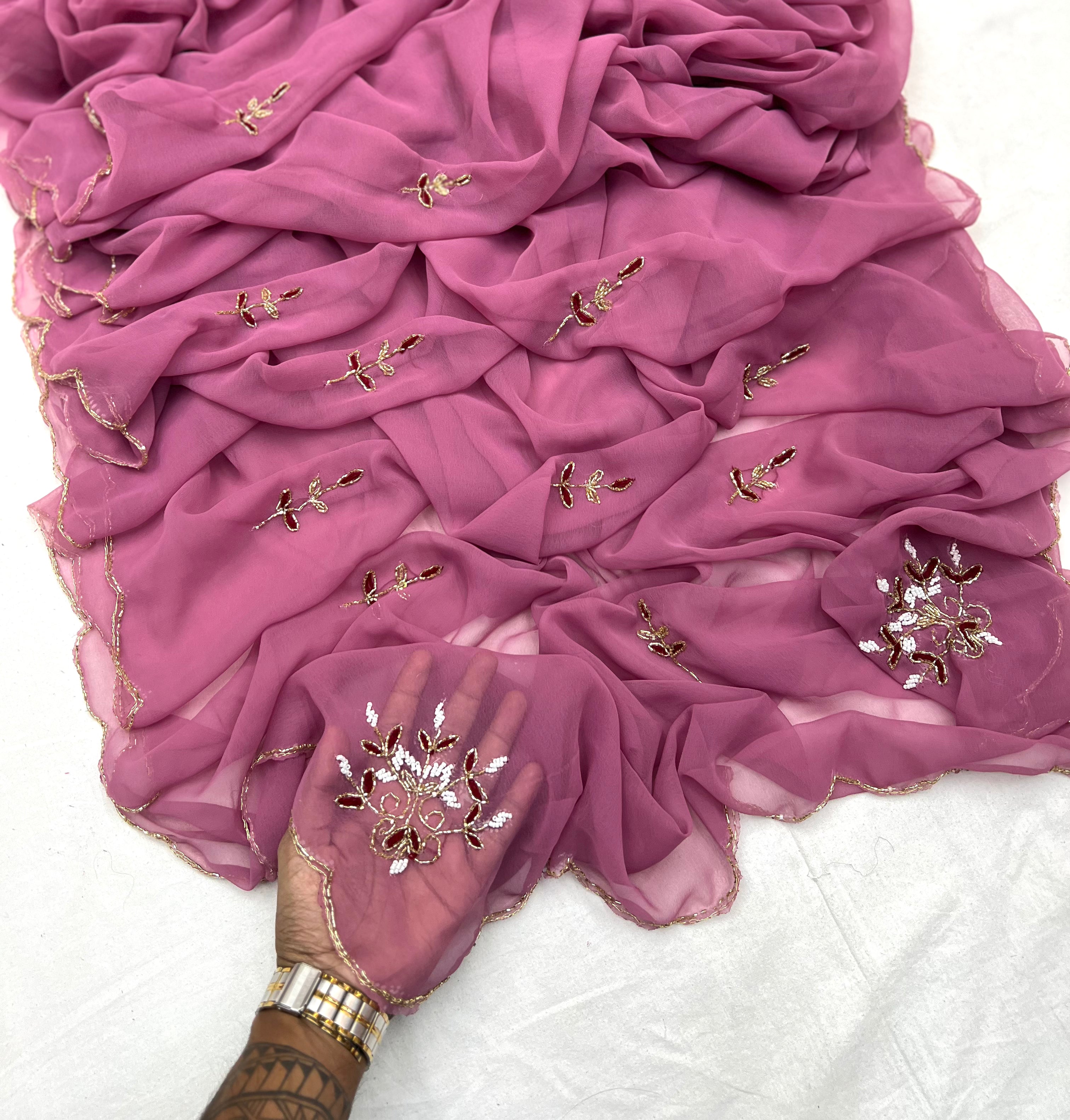 Hend work Bodar cut D.no:-one Saree